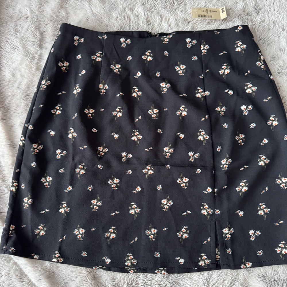 Aeropostale | Black Floral Boho Notched-Hem Mini Skirt
